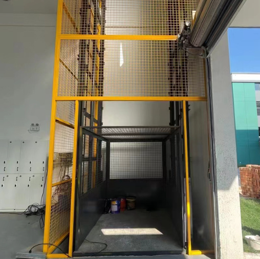 建瓯导轨式升降机助力物流园破解运输难题